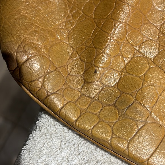 Gorgeous Leather Michael Kors Tote Bag - Picture 14 of 15